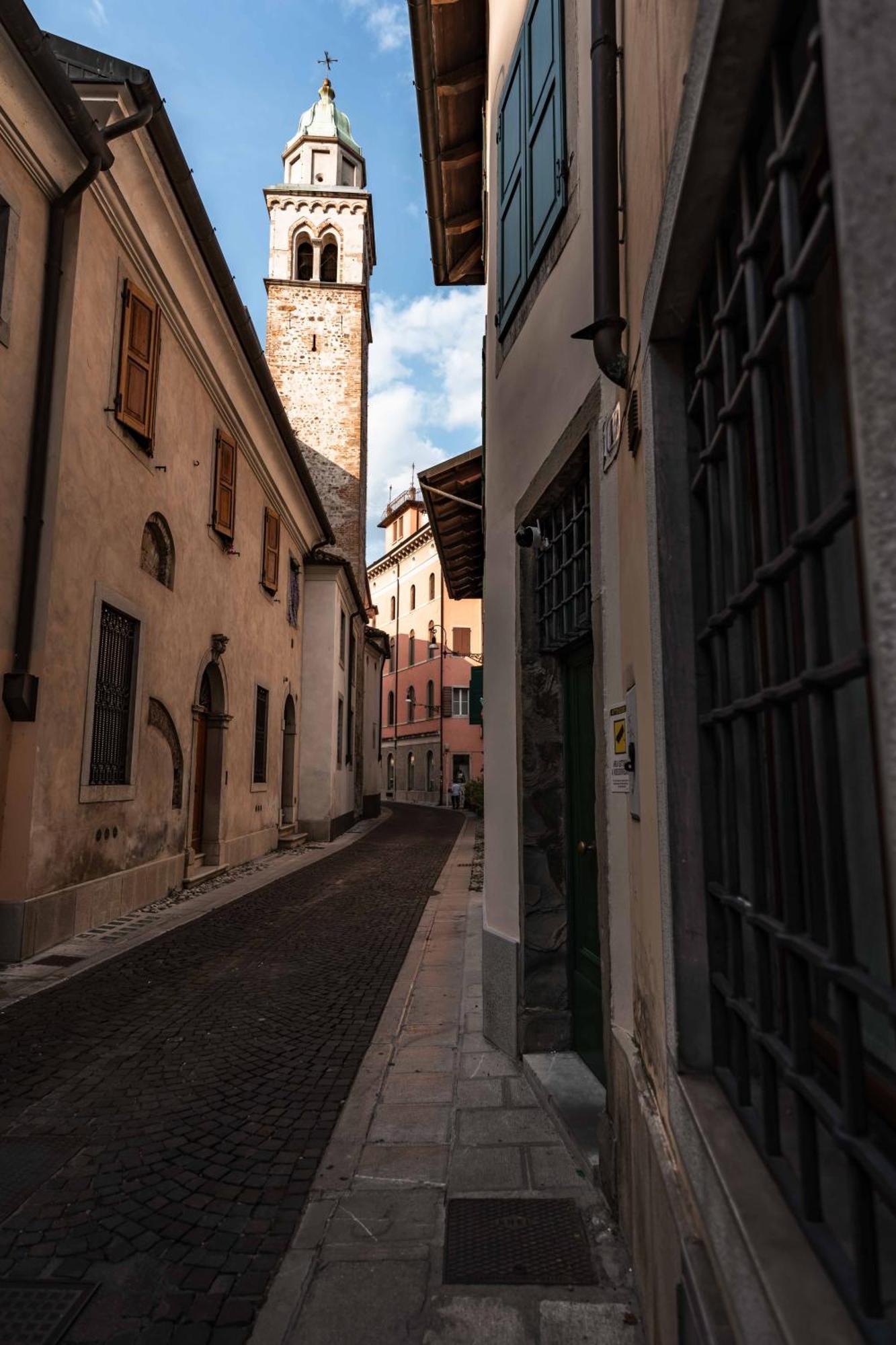 La Chicca In Pieno Centro Storico Con Sauna E Parcheggio Gratuito Udine Eksteriør bilde